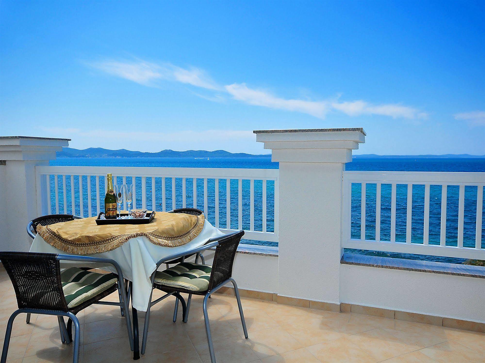 Triana-adults Only 4*