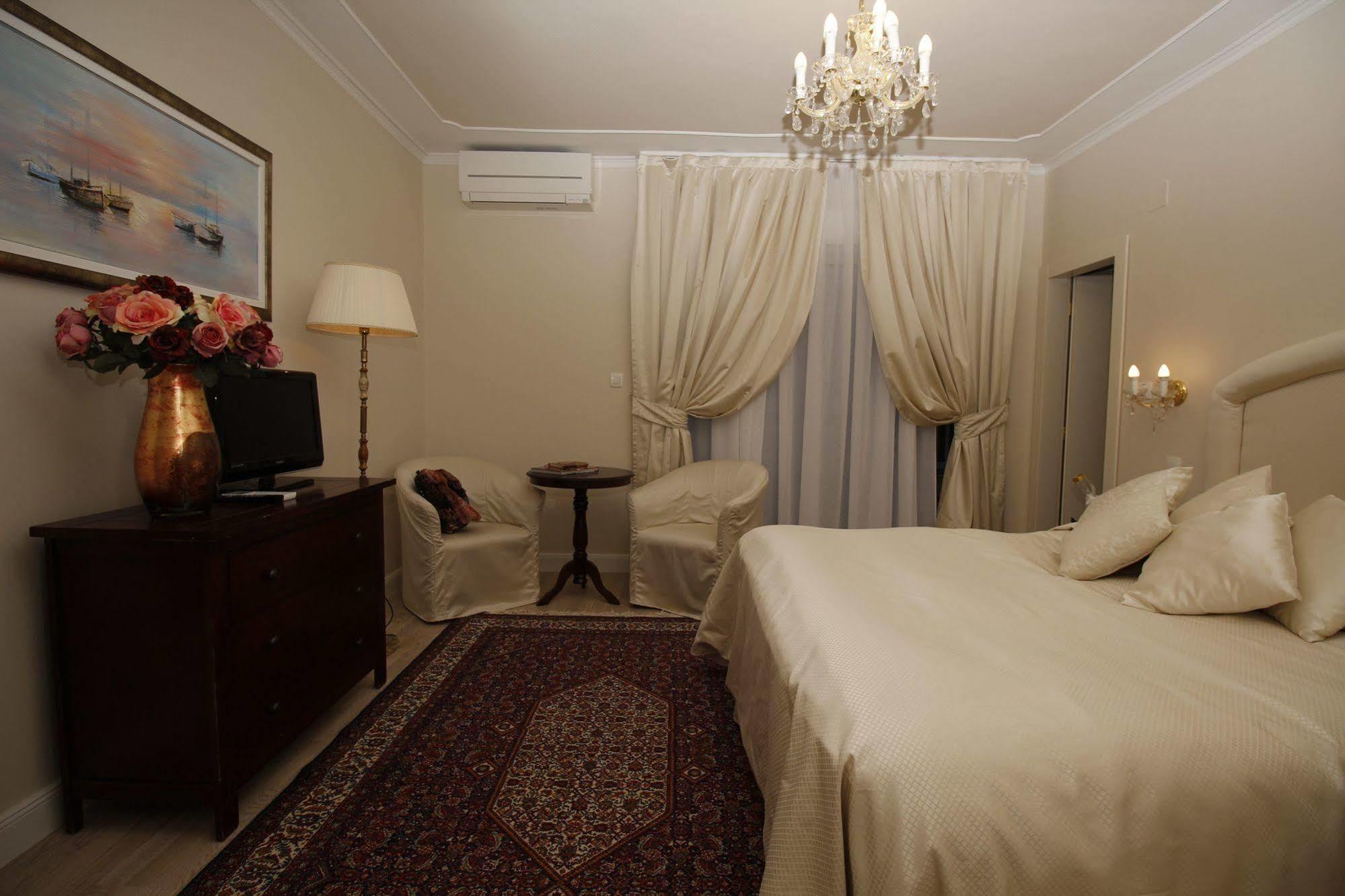 Triana-adults Only 4*